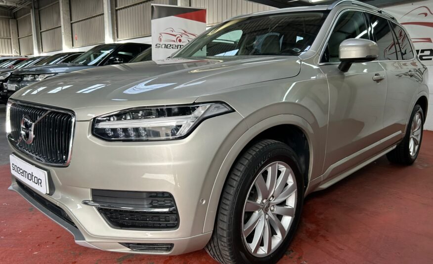 VOLVO XC90 2.0 D5 AW MOMENTUM