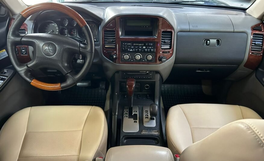 MITSUBISHI Montero 3.2DID KAITEKI AUT