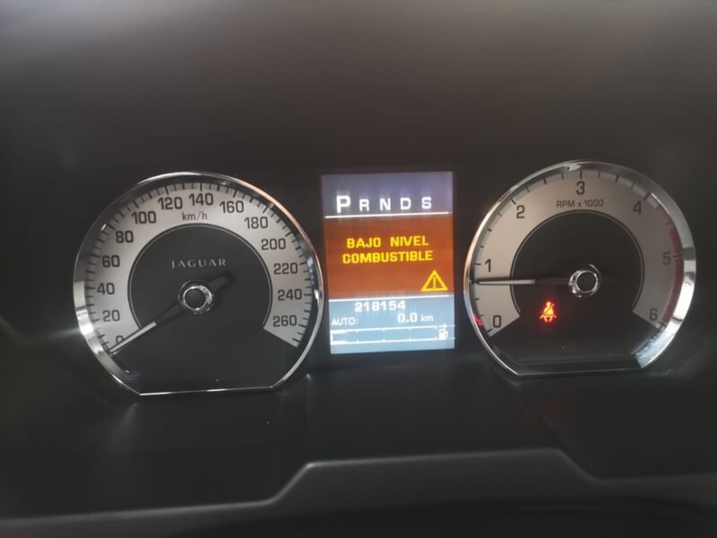 JAGUAR XF 2.7D V6 Luxury
