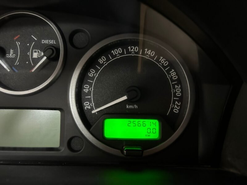 LAND-ROVER Discovery 3 2.7TDV6 SE