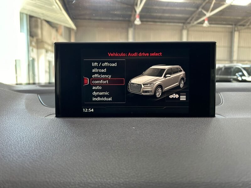 AUDI Q7 3.0 DESING