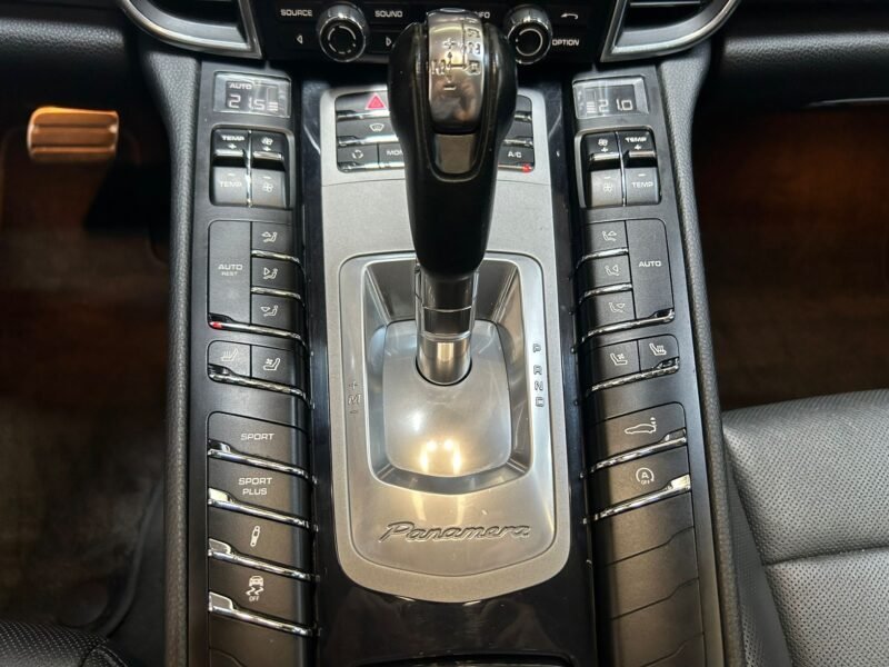 PORSCHE Panamera 3.0TDI PLATINUM EDITION