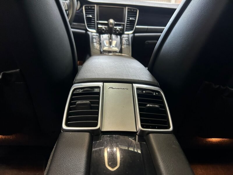 PORSCHE Panamera 3.0TDI PLATINUM EDITION