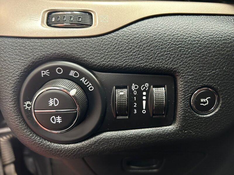 JEEP Cherokee 2.2D Longitude 4×4 ADI Aut.