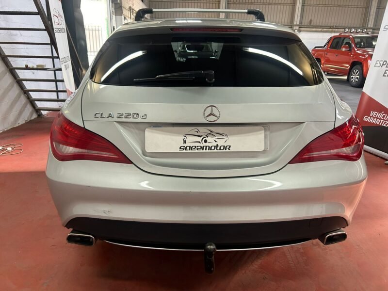 MERCEDES-BENZ CLA SHOOTING Brake 220CDI Urban 7G-DCT