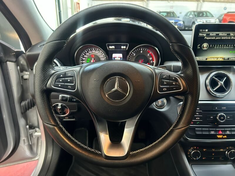 MERCEDES-BENZ CLA SHOOTING Brake 220CDI Urban 7G-DCT
