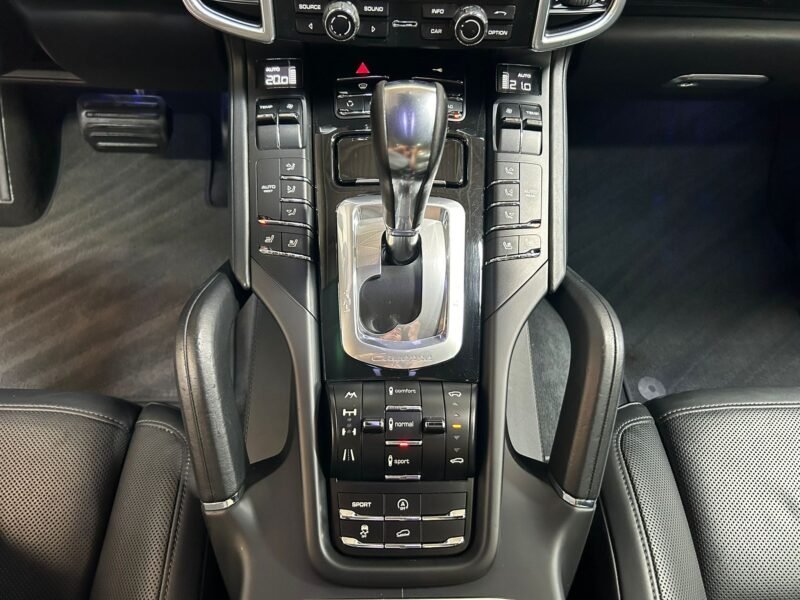PORSCHE Cayenne 3.0TDI