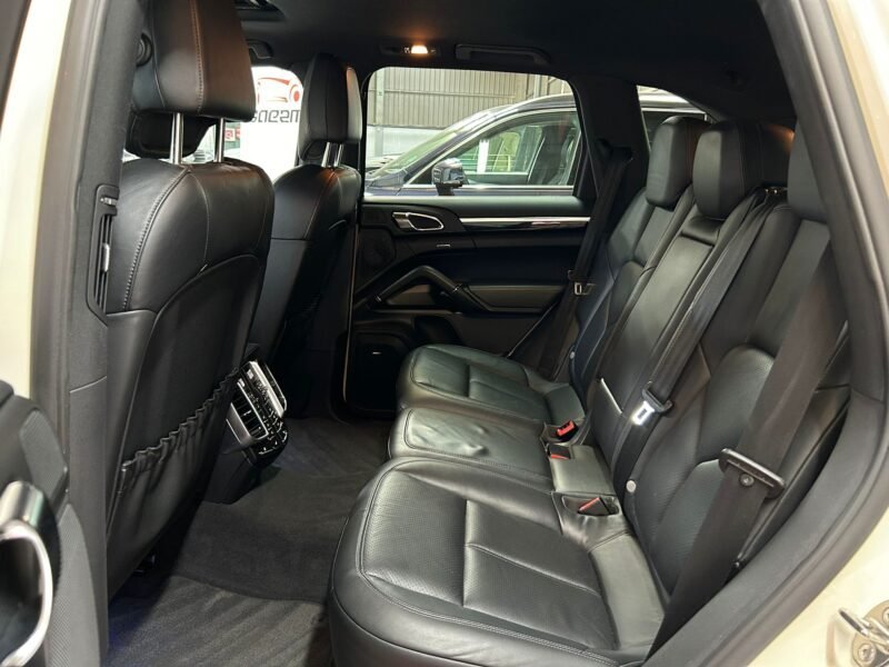 PORSCHE Cayenne 3.0TDI
