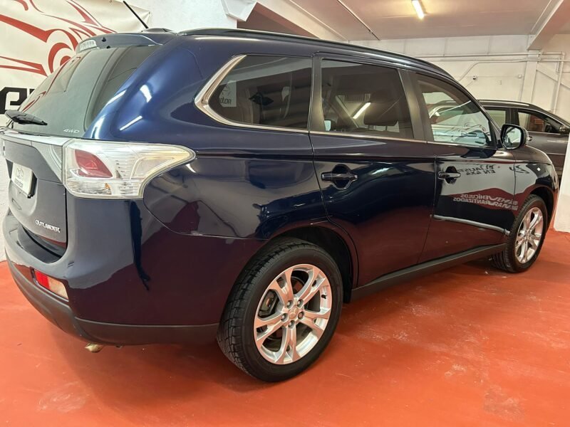 MITSUBISHI Outlander 220 DID Motion 4WD