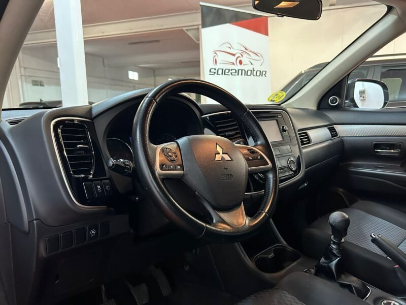 MITSUBISHI Outlander 220 DID Motion 4WD