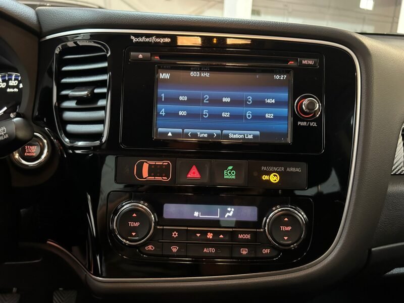 MITSUBISHI Outlander 220 DID Motion 4WD