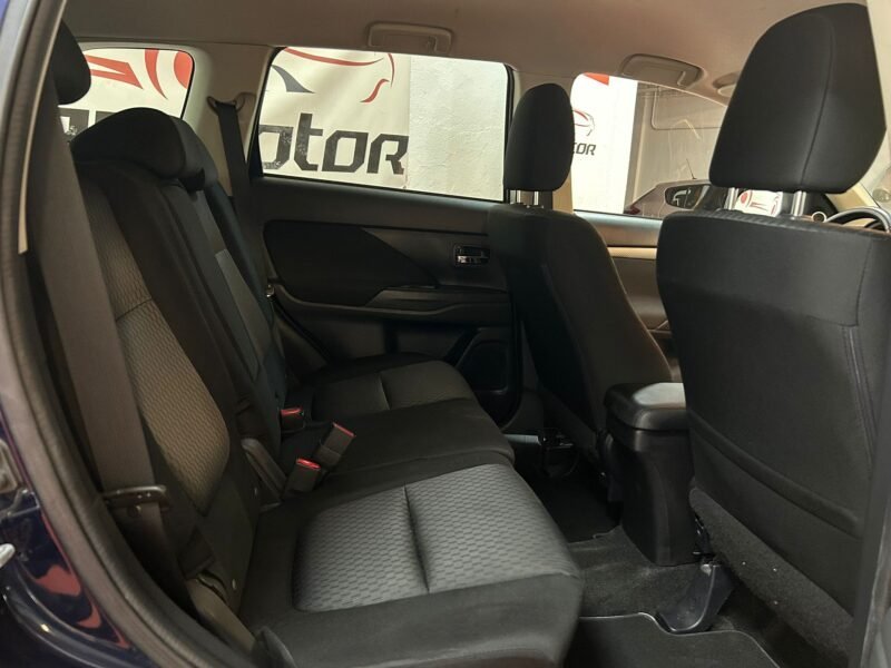 MITSUBISHI Outlander 220 DID Motion 4WD