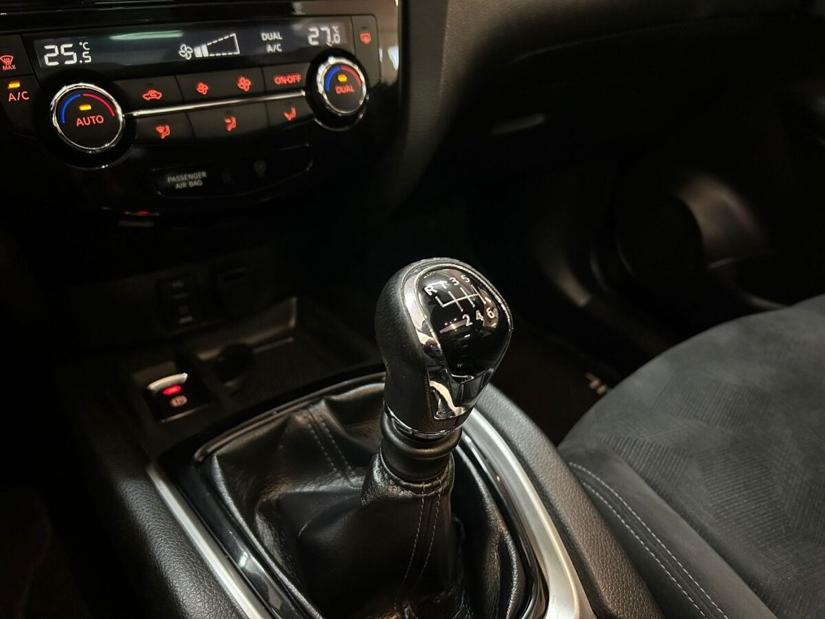 NISSAN X-TRAIL 1.6 dCi N-Connecta 4×4