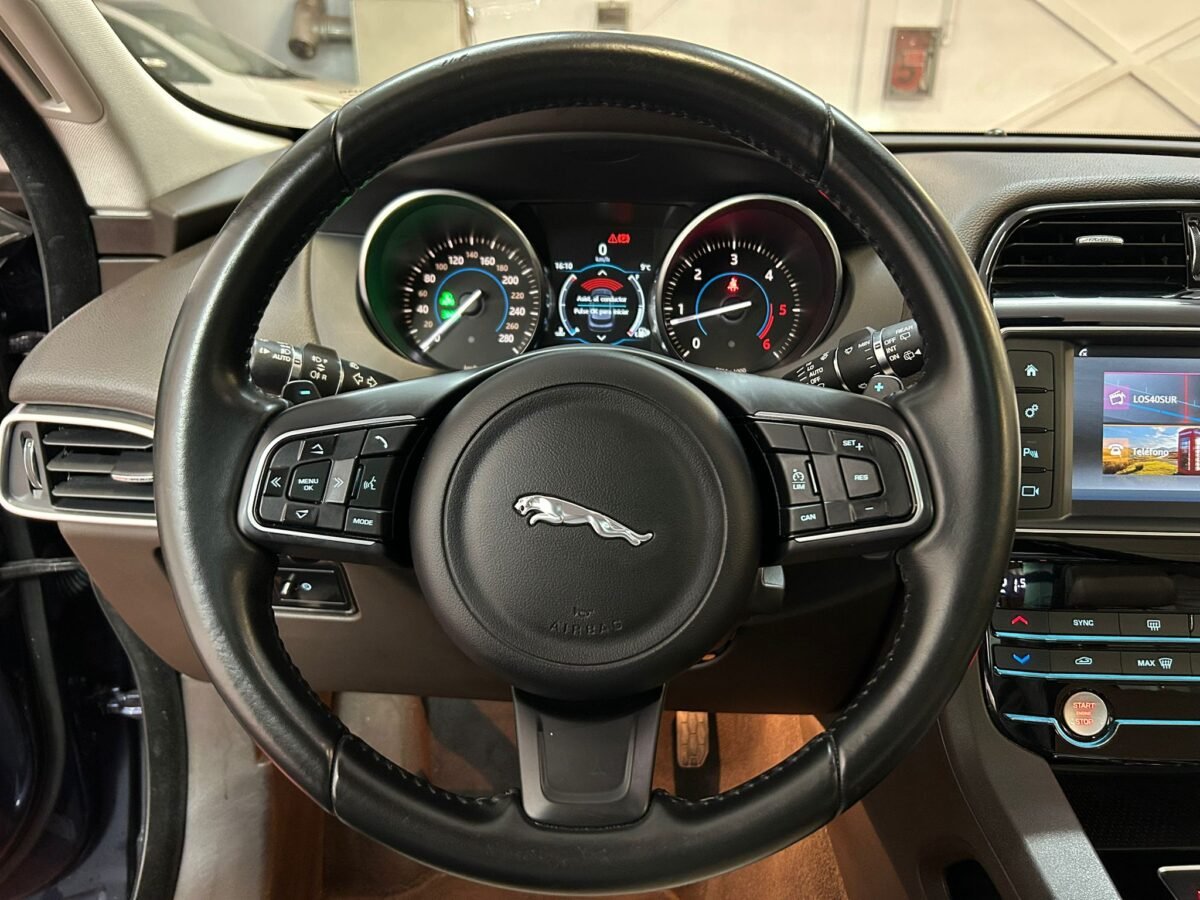 JAGUAR F-PACE 3.0TDV6 Prestige Aut. AWD