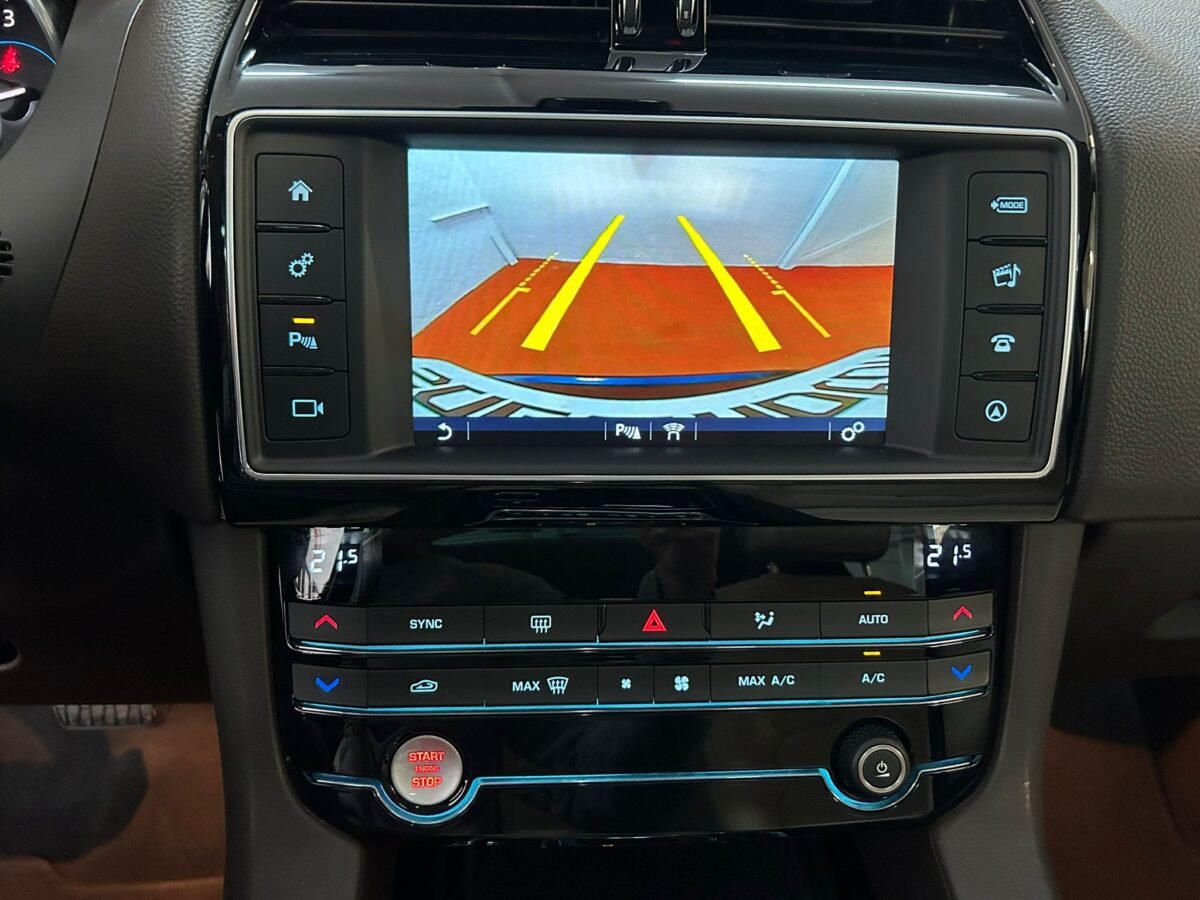 JAGUAR F-PACE 3.0TDV6 Prestige Aut. AWD