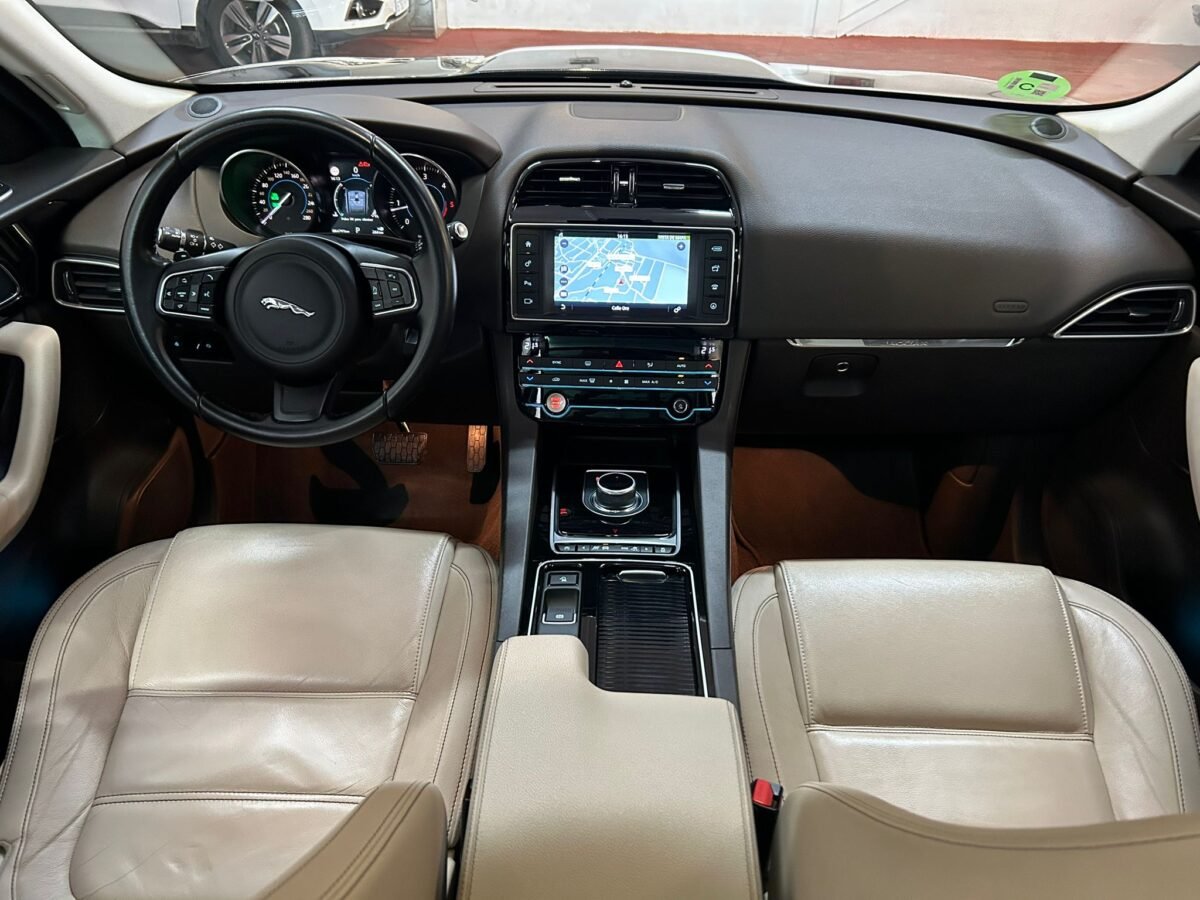 JAGUAR F-PACE 3.0TDV6 Prestige Aut. AWD