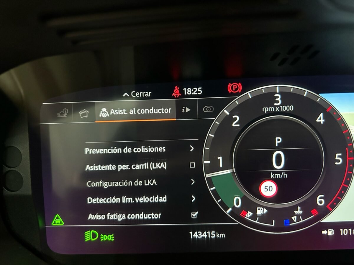 LAND-ROVER RANGE ROVER VELAR VELAR 3.0D R-Dynamic HSE 4WD Aut. 300