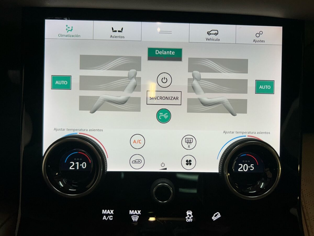 LAND-ROVER RANGE ROVER VELAR VELAR 3.0D R-Dynamic HSE 4WD Aut. 300