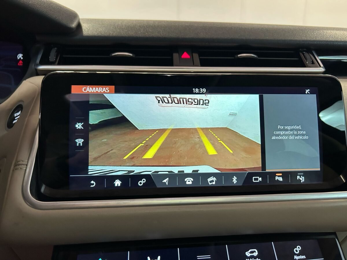 LAND-ROVER RANGE ROVER VELAR VELAR 3.0D R-Dynamic HSE 4WD Aut. 300