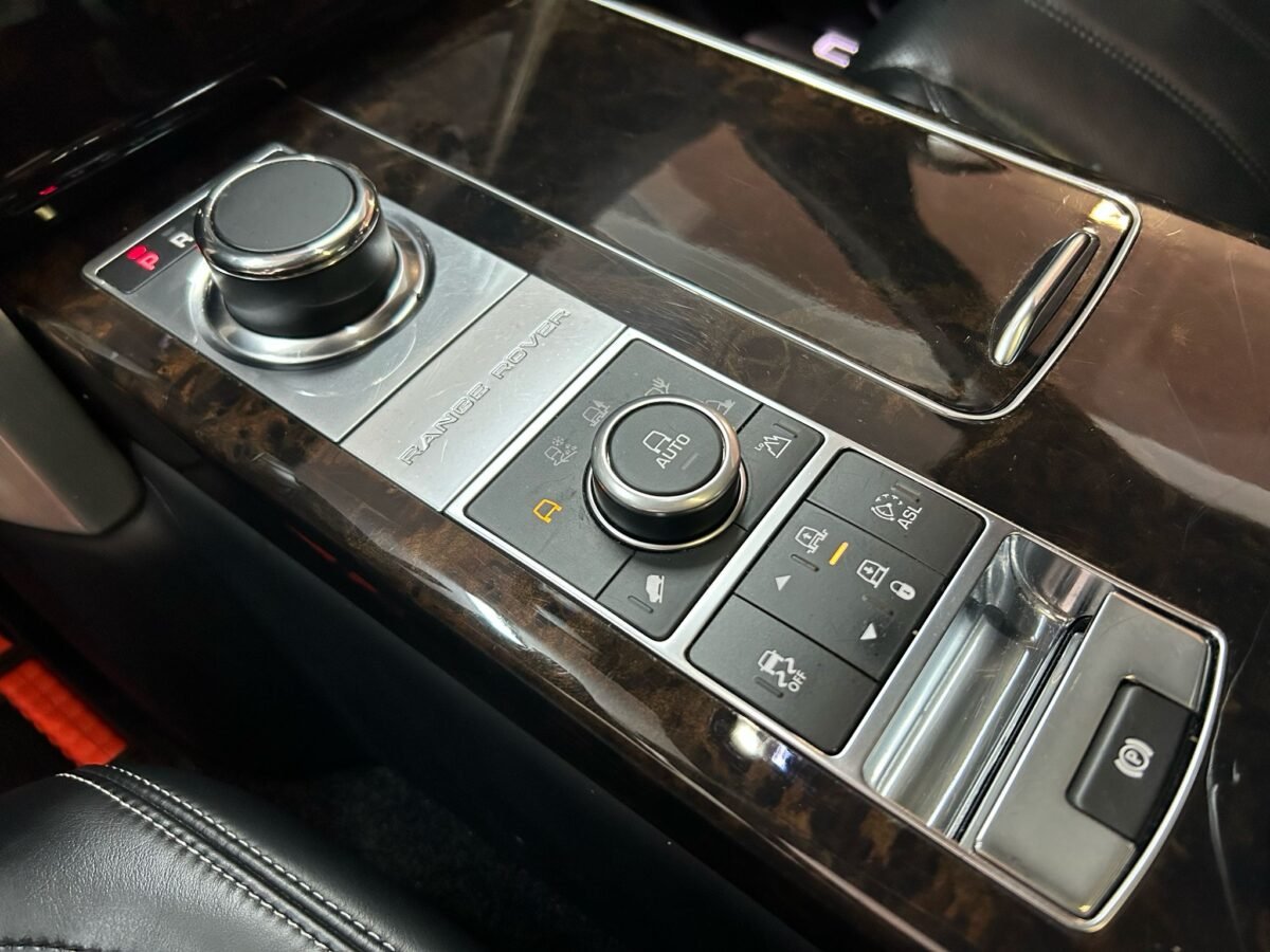 LAND-ROVER autobiography