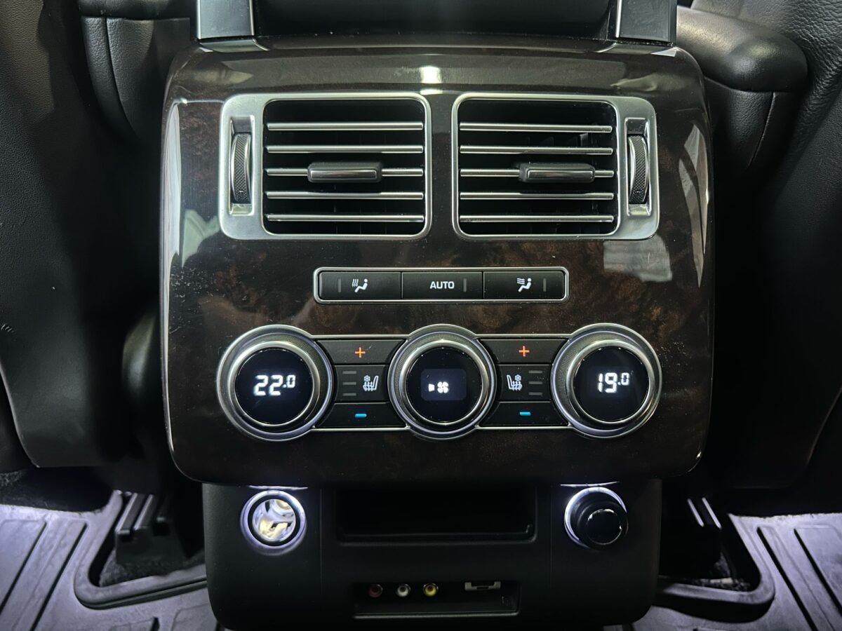 LAND-ROVER autobiography