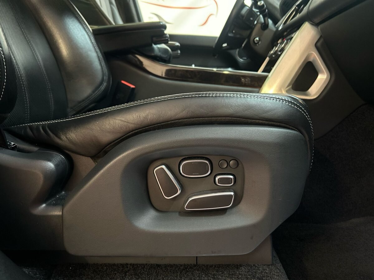 LAND-ROVER autobiography