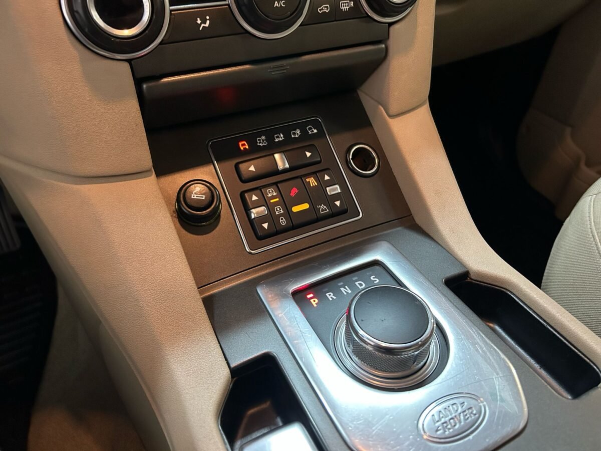 LAND-ROVER DISCOVERY 4 3.0TD V6 TDV6 S