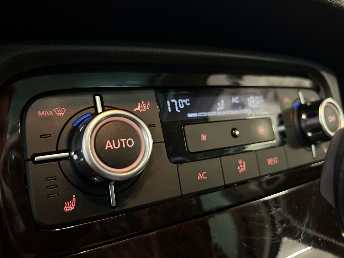 VOLKSWAGEN Touareg  3.0 V6 TDI BlueMotion Premium