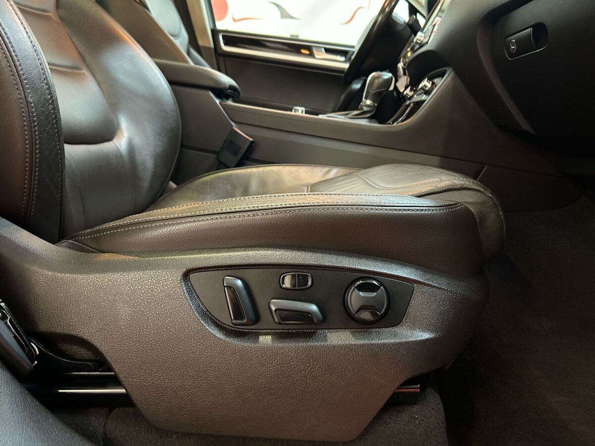 VOLKSWAGEN Touareg  3.0 V6 TDI BlueMotion Premium