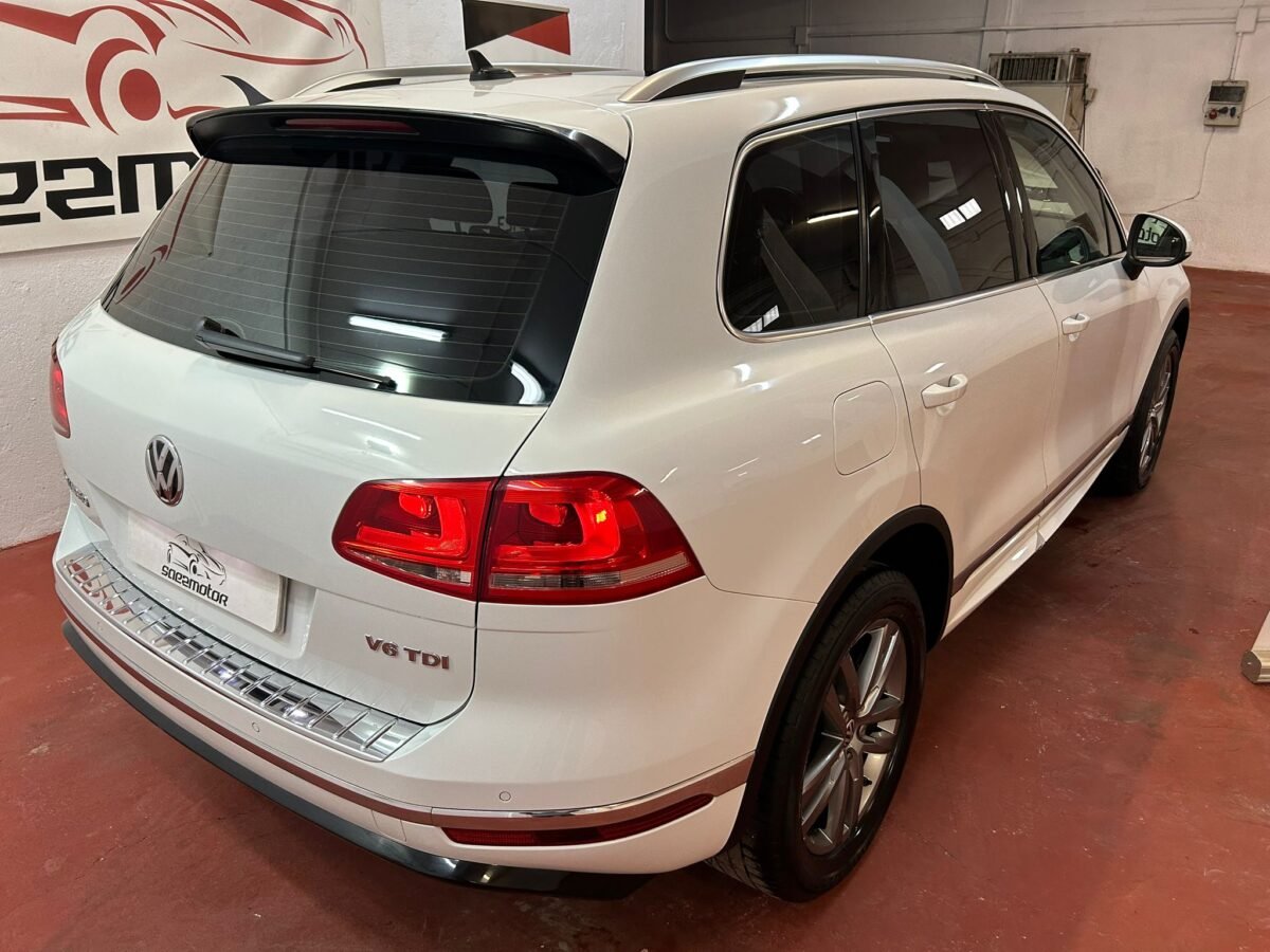 VOLKSWAGEN Touareg 3.0TDI V6 BMT R-Line 150kW Tiptronic
