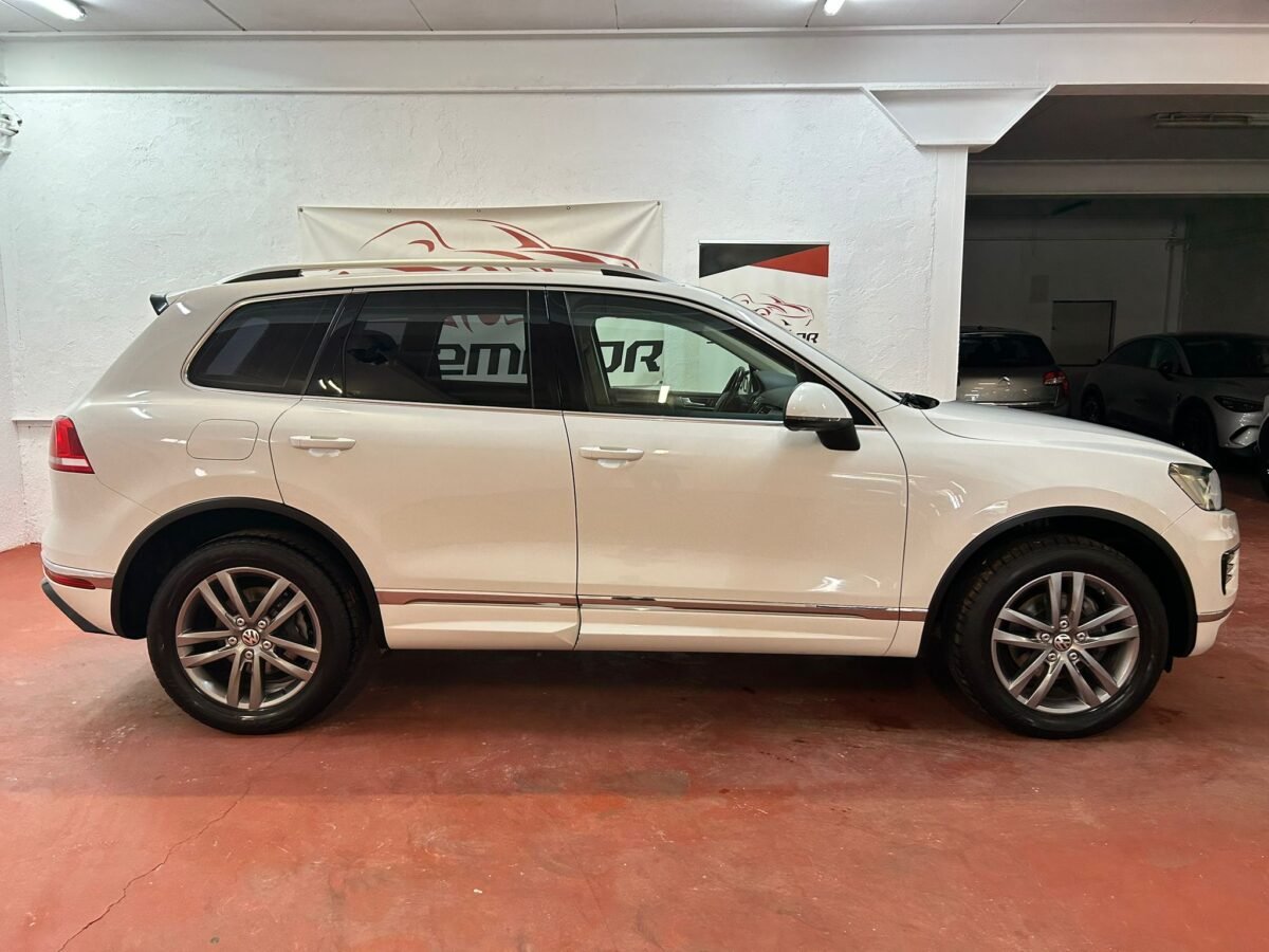 VOLKSWAGEN Touareg 3.0TDI V6 BMT R-Line 150kW Tiptronic