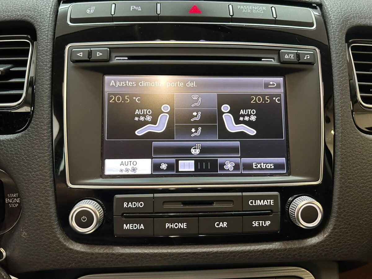VOLKSWAGEN Touareg 3.0TDI V6 BMT R-Line 150kW Tiptronic