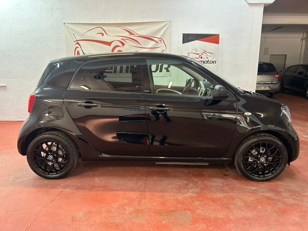 SMART FORFOUR EQ Passion