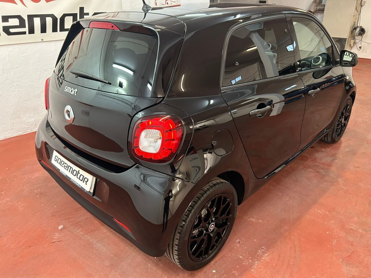 SMART FORFOUR EQ Passion