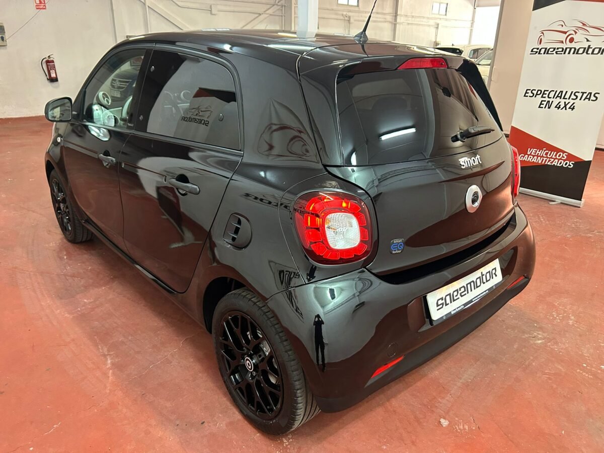 SMART FORFOUR EQ Passion