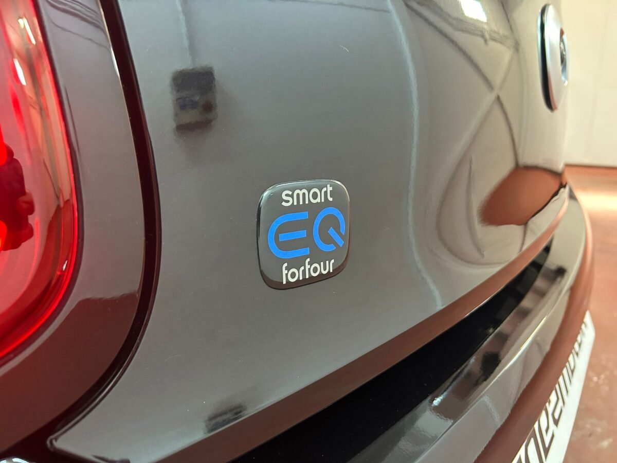 SMART FORFOUR EQ Passion