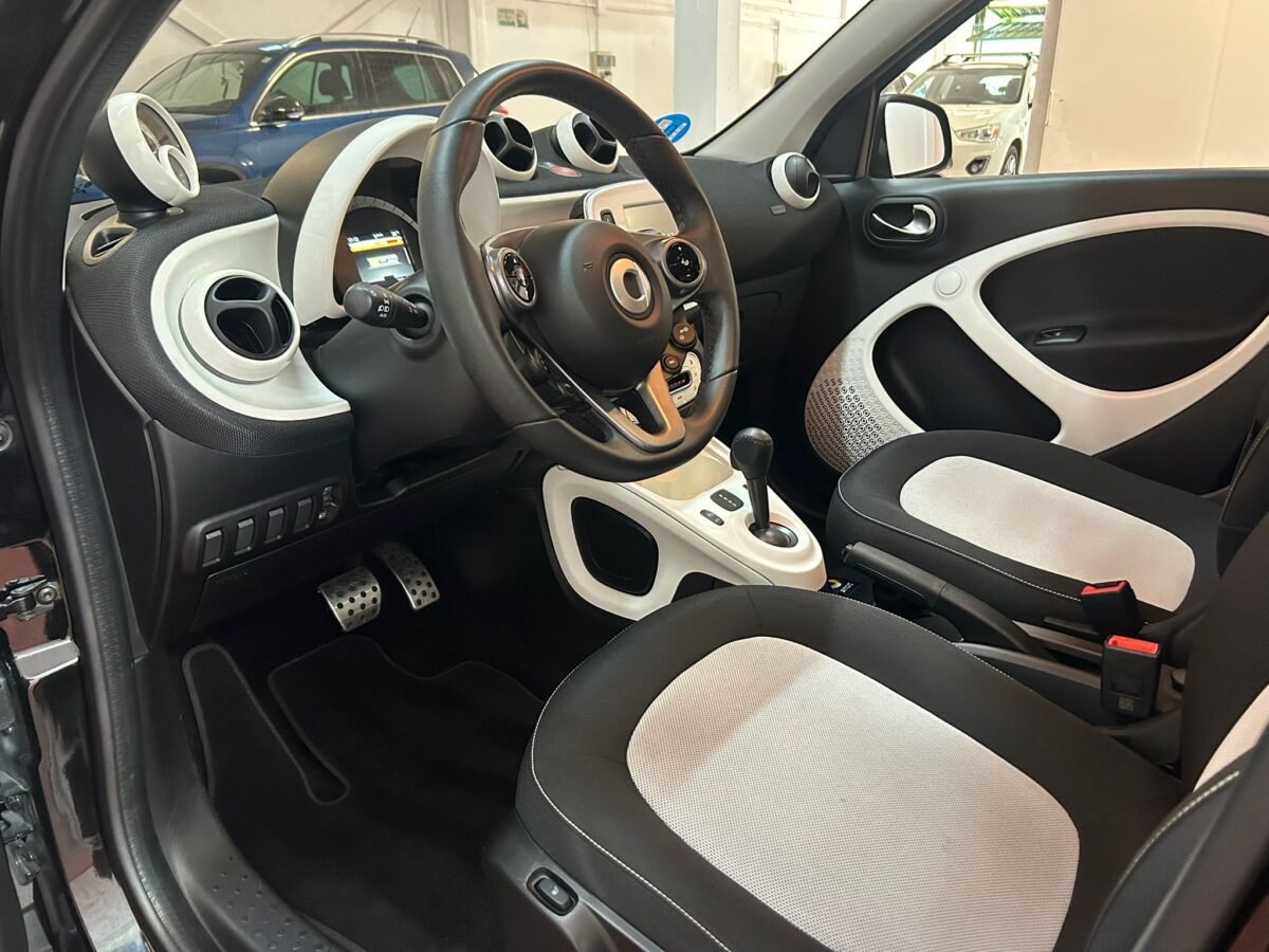 SMART FORFOUR EQ Passion