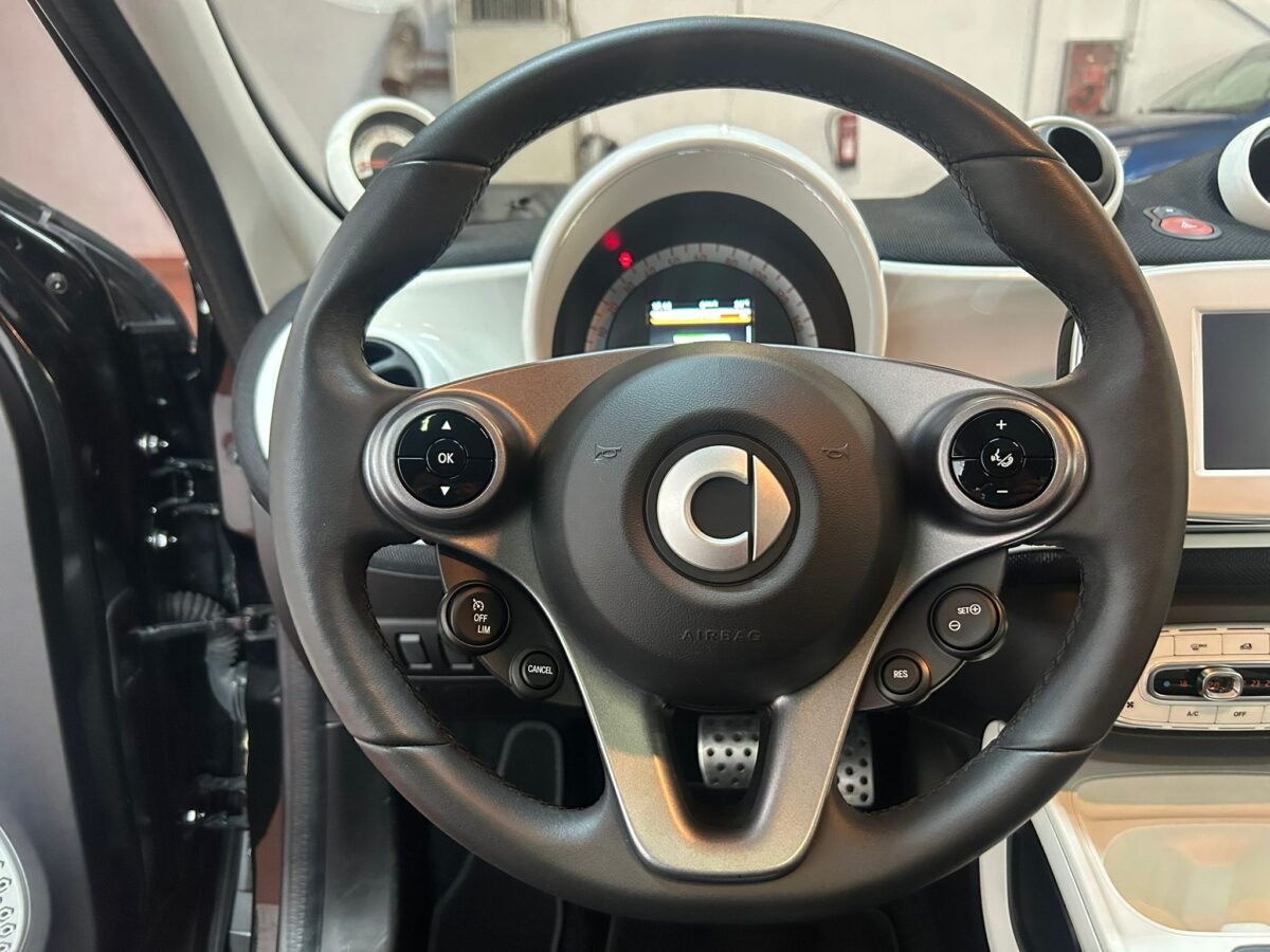 SMART FORFOUR EQ Passion