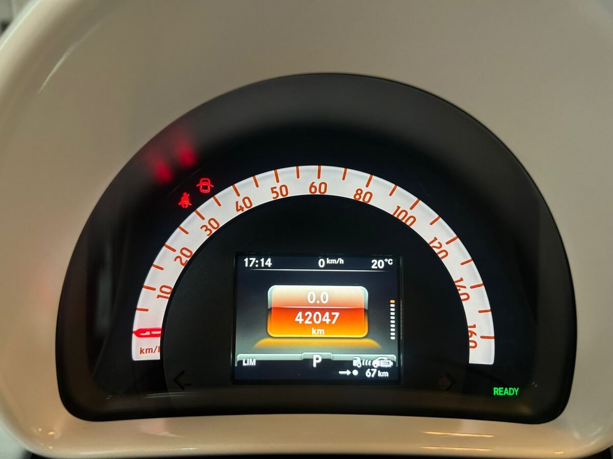 SMART FORFOUR EQ Passion