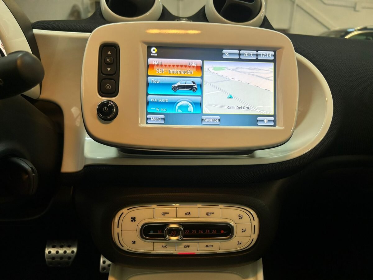 SMART FORFOUR EQ Passion