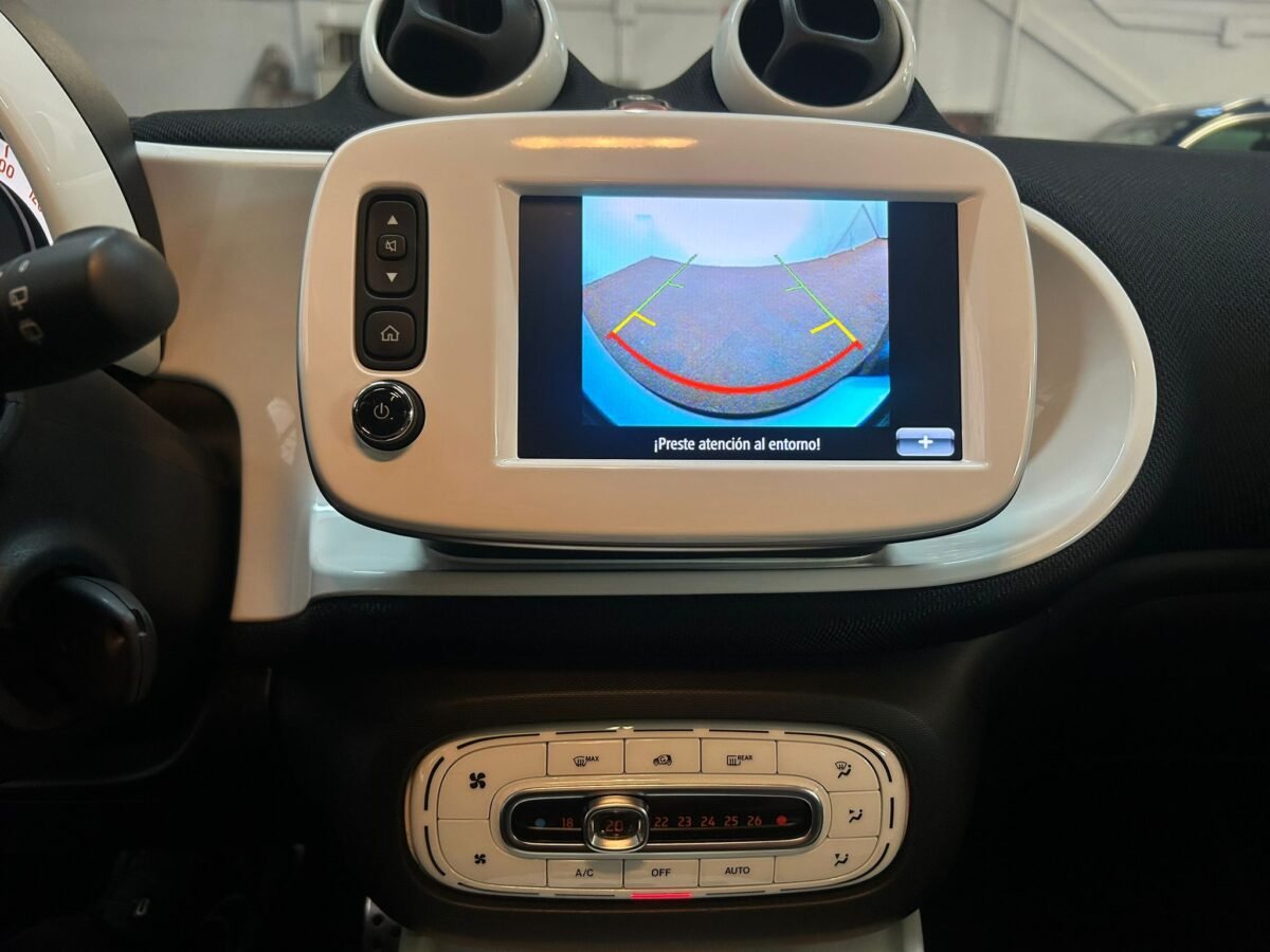 SMART FORFOUR EQ Passion