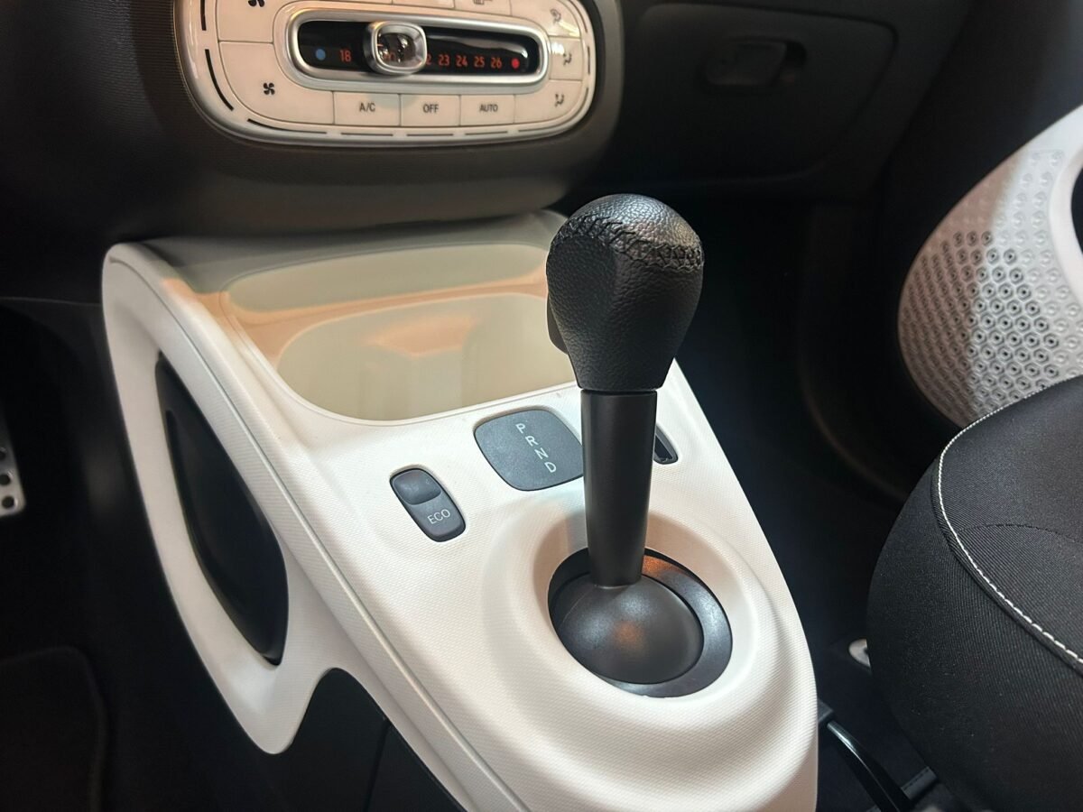 SMART FORFOUR EQ Passion