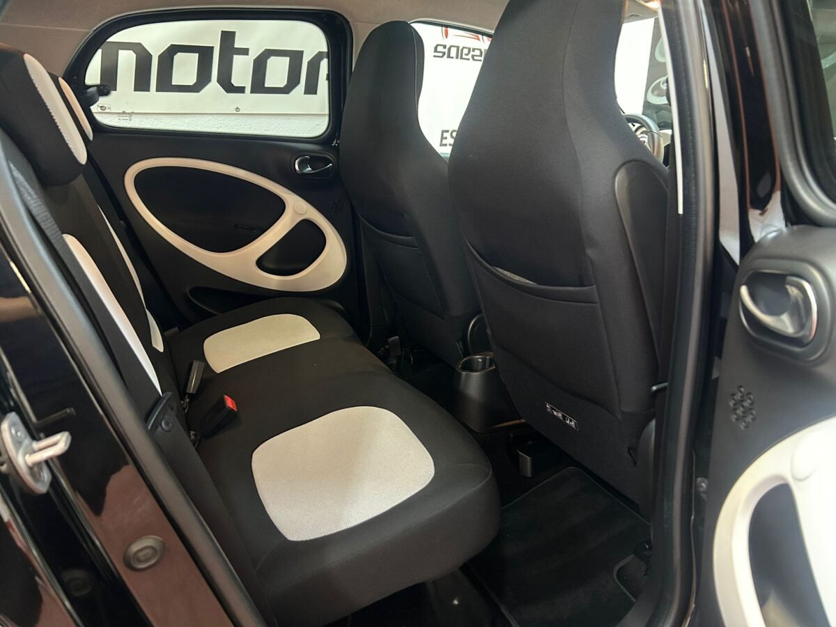 SMART FORFOUR EQ Passion