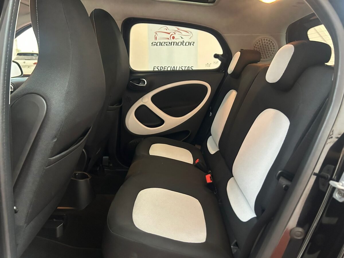 SMART FORFOUR EQ Passion