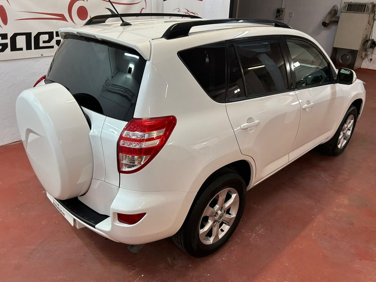 TOYOTA RAV 4 EXECUTIVE 4X4