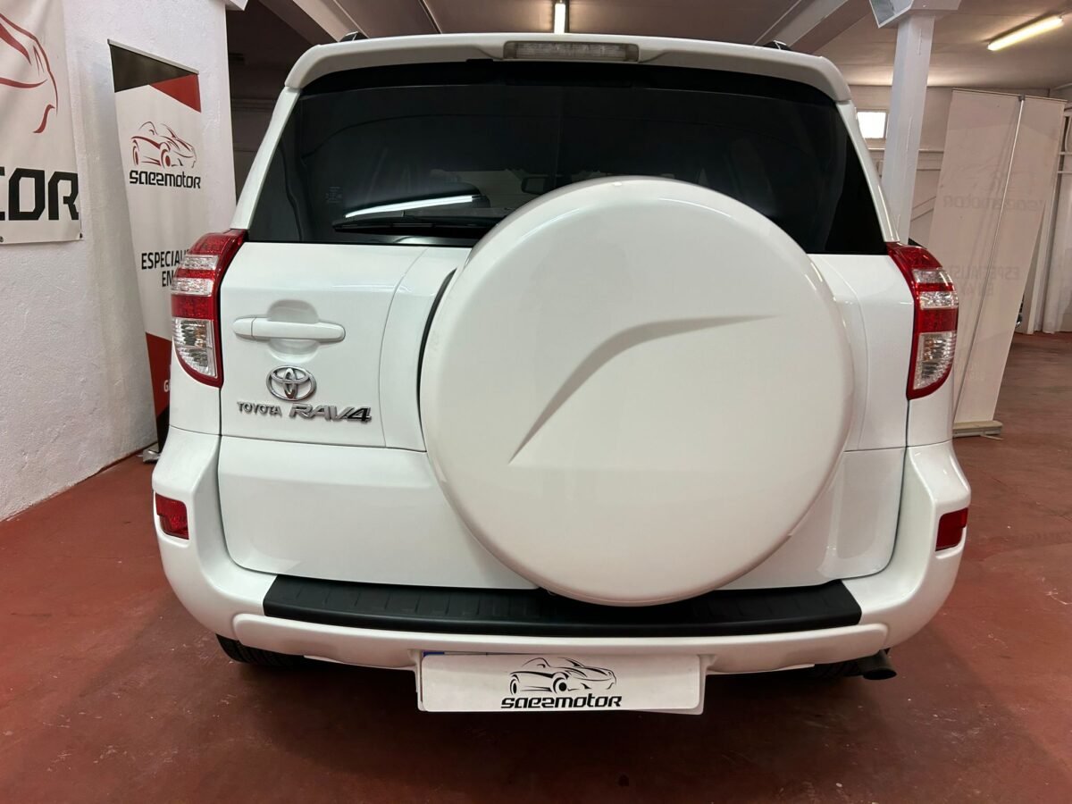 TOYOTA RAV 4 EXECUTIVE 4X4