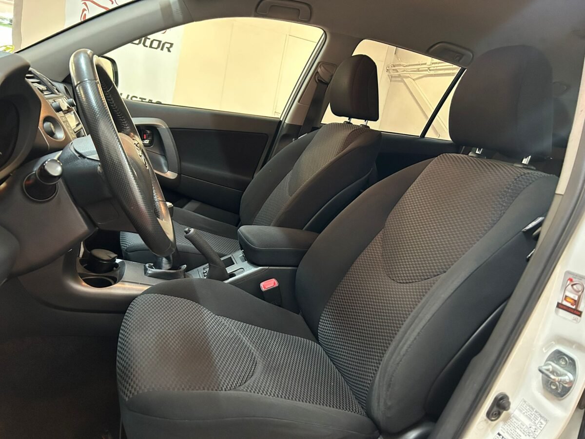 TOYOTA RAV 4 EXECUTIVE 4X4