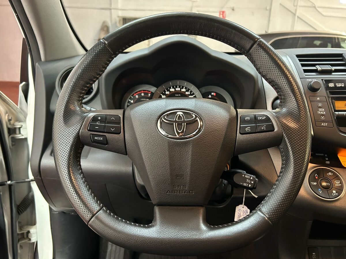 TOYOTA RAV 4 EXECUTIVE 4X4