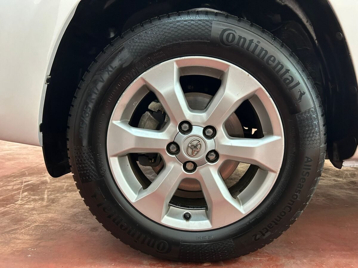 TOYOTA RAV 4 EXECUTIVE 4X4