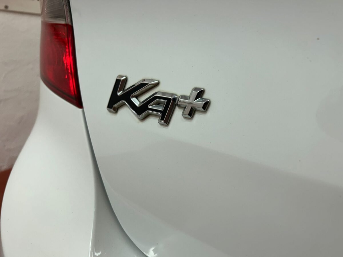 FORD KA+ 1.19 Ti-VCT White & Black Edition